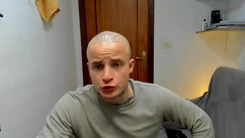 Snapshot of _layne chatting on 05/05/26, 09:06 Layne online show from 05/05/26, 09:06