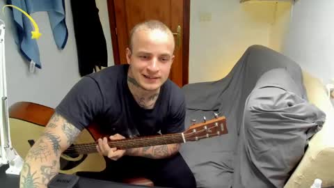 Snapshot of _layne chatting on 05/26/26, 12:34 Layne online show from 05/26/26, 12:34