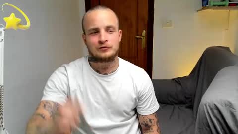 Snapshot of _layne chatting on 07/14/26, 05:40 Layne online show from 07/14/26, 05:40