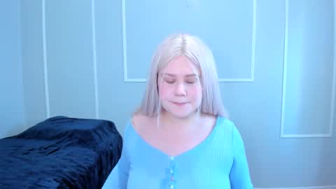 Snapshot of _leana_oo chatting on 10/03/25, 03:53 leana online show from 10/03/25, 03:53