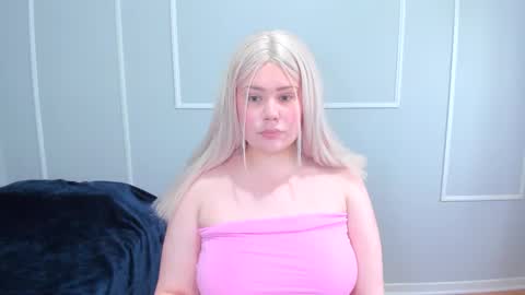 Snapshot of _leana_oo chatting on 11/05/25, 05:13 leana online show from 11/05/25, 05:13