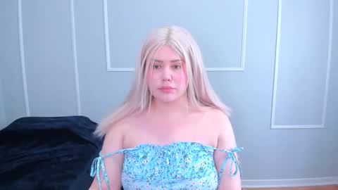 Snapshot of _leana_oo chatting on 11/11/25, 04:29 leana online show from 11/11/25, 04:29