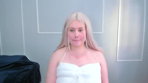 Snapshot of _leana_oo chatting on 11/27/25, 01:13 leana online show from 11/27/25, 01:13