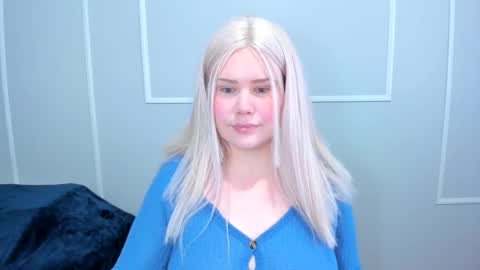 Snapshot of _leana_oo chatting on 12/21/25, 07:32 leana online show from 12/21/25, 07:32