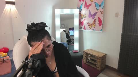 Snapshot of _lili_rose chatting on 01/17/25, 01:47 Lili online show from 01/17/25, 01:47