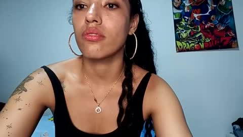 Snapshot of _lili_rose chatting on 01/22/25, 03:52 Lili online show from 01/22/25, 03:52