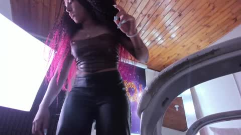 Snapshot of _lili_rose chatting on 01/30/25, 02:16 Lili online show from 01/30/25, 02:16