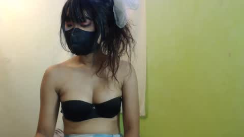 Snapshot of _lilies_gigi_ chatting on 02/19/25, 09:47 _lilies_gigi_ online show from 02/19/25, 09:47