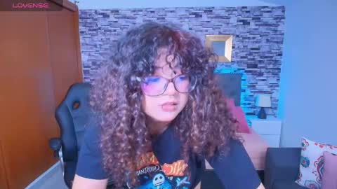 Snapshot of _lilly_miller chatting on 11/05/25, 06:41 Liily online show from 11/05/25, 06:41