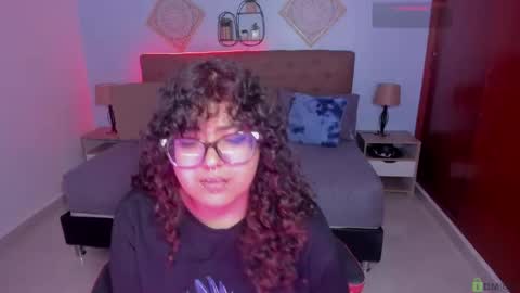 Snapshot of _lilly_miller chatting on 11/09/25, 05:33 Liily online show from 11/09/25, 05:33