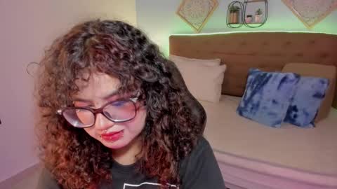 Snapshot of _lilly_miller chatting on 11/19/25, 07:03 Liily online show from 11/19/25, 07:03