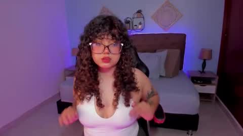 Snapshot of _lilly_miller chatting on 11/29/25, 08:12 Liily online show from 11/29/25, 08:12