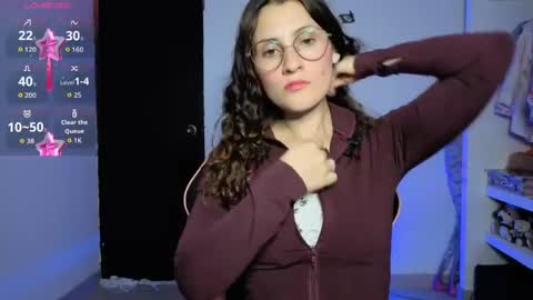 Snapshot of _lindasy_ chatting on 04/27/26, 02:53 Lindasy online show from 04/27/26, 02:53