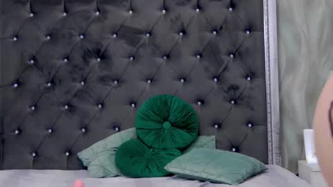 Lisa online show from 02/27/25, 08:53