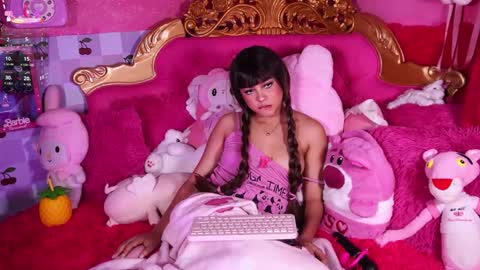 _little_glrl_ online show from 02/10/26, 10:19