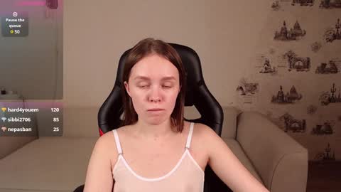  My name is lina Lush is activePrivate is Open online show from 02/06/25, 09:11