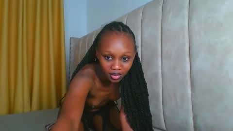 Snapshot of _littlevenus chatting on 10/12/25, 03:00 Littlevenus online show from 10/12/25, 03:00