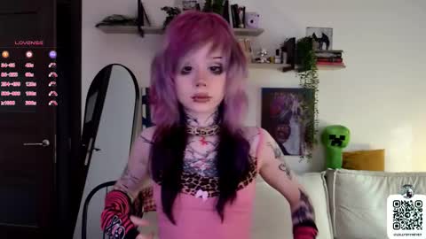 Snapshot of _lollyshy_ chatting on 09/11/25, 01:11 Lolly online show from 09/11/25, 01:11