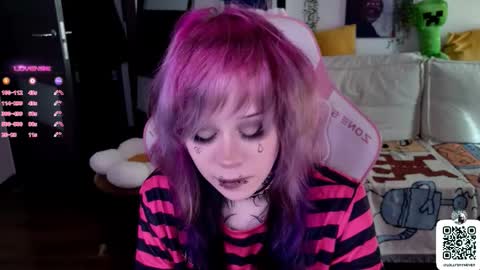 Snapshot of _lollyshy_ chatting on 09/17/25, 12:51 Lolly online show from 09/17/25, 12:51