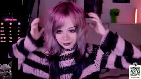 Snapshot of _lollyshy_ chatting on 10/28/25, 10:30 Lolly online show from 10/28/25, 10:30