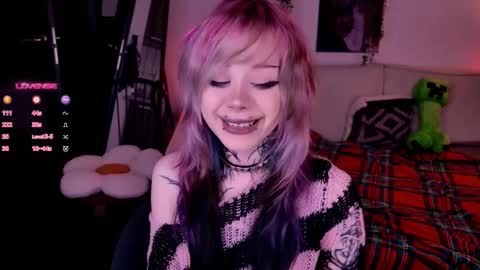 Snapshot of _lollyshy_ chatting on 11/03/25, 11:22 Lolly online show from 11/03/25, 11:22