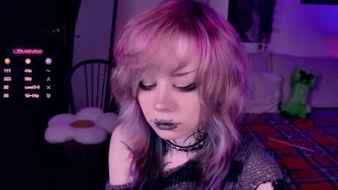 Snapshot of _lollyshy_ chatting on 11/07/25, 10:37 Lolly online show from 11/07/25, 10:37