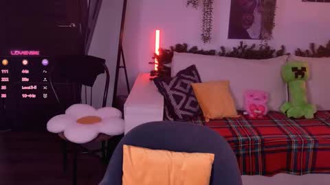 Snapshot of _lollyshy_ chatting on 12/02/25, 08:08 Lolly online show from 12/02/25, 08:08