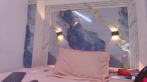 Lorrayne online show from 09/13/25, 12:16