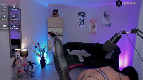 Snapshot of _louane_bour chatting on 01/04/25, 05:58  Laura  Independent Model  online show from 01/04/25, 05:58