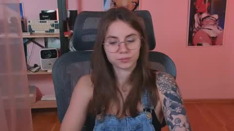 Snapshot of _lovelylove_ chatting on 04/30/26, 08:15 Ann online show from 04/30/26, 08:15