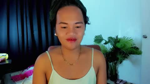 _lovelyyan69_ online show from 12/16/25, 11:59