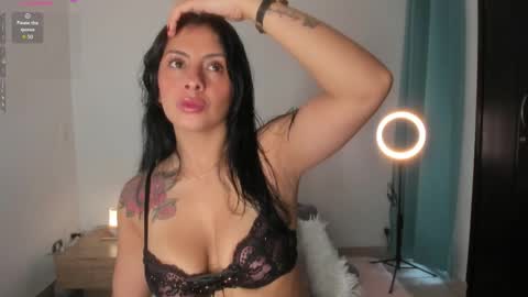 Snapshot of _lucianapalmer chatting on 04/07/26, 11:54 online show from 04/07/26, 11:54