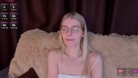 Snapshot of _luckybet_ chatting on 10/27/25, 06:45 Monica online show from 10/27/25, 06:45