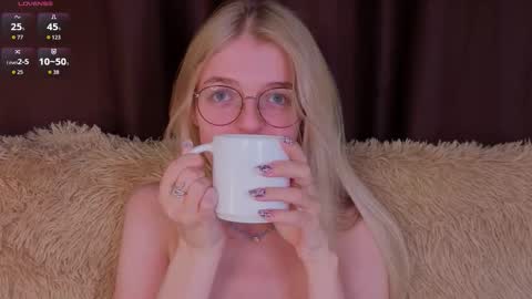 Snapshot of _luckybet_ chatting on 10/29/25, 08:21 Monica online show from 10/29/25, 08:21