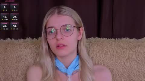 Snapshot of _luckybet_ chatting on 11/10/25, 08:30 Monica online show from 11/10/25, 08:30