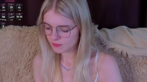 Snapshot of _luckybet_ chatting on 11/14/25, 06:28 Monica online show from 11/14/25, 06:28