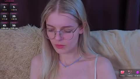 Snapshot of _luckybet_ chatting on 11/15/25, 06:26 Monica online show from 11/15/25, 06:26