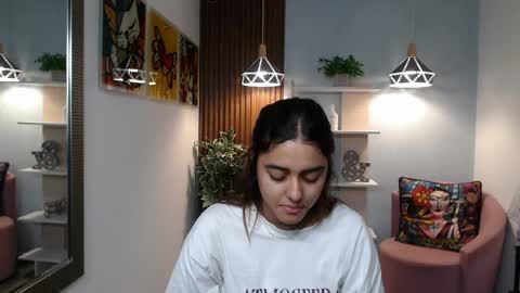Snapshot of _lucy_grey chatting on 06/05/26, 11:05 Lucy online show from 06/05/26, 11:05