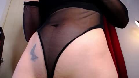 _luna10 online show from 10/25/25, 10:37