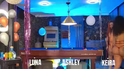 Snapshot of _luna_dupont_ chatting on 02/15/25, 09:26  Luna  online show from 02/15/25, 09:26