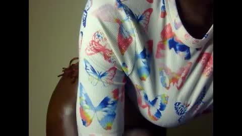 Snapshot of _luna_nyx chatting on 03/04/25, 01:55 Luna online show from 03/04/25, 01:55