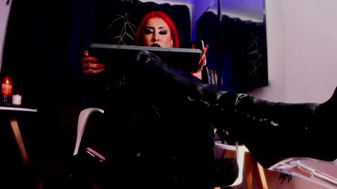 MISS LUNA online show from 09/12/25, 12:55