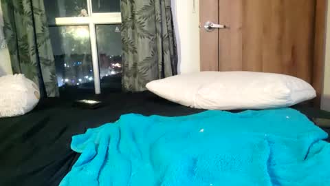 Snapshot of _lunaa__ chatting on 12/31/24, 07:20 _lunaa__ online show from 12/31/24, 07:20