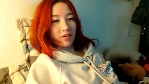 Snapshot of _lunaa__ chatting on 01/31/25, 06:35 _lunaa__ online show from 01/31/25, 06:35
