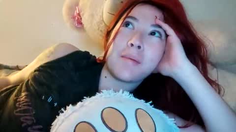 Snapshot of _lunaa__ chatting on 02/12/25, 04:44 _lunaa__ online show from 02/12/25, 04:44