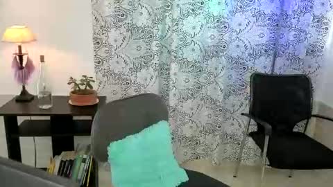 _lunablondie_ online show from 06/20/26, 02:42