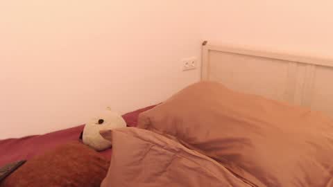 Snapshot of _lustica_ chatting on 01/16/25, 11:04 Anna online show from 01/16/25, 11:04