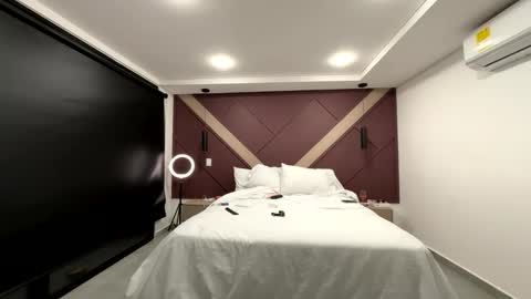 Snapshot of _lustyles_ chatting on 03/09/26, 04:05 _lustyles_ online show from 03/09/26, 04:05