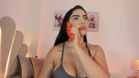 Snapshot of _luuciana_ chatting on 04/01/26, 04:46 _luuciana_ online show from 04/01/26, 04:46