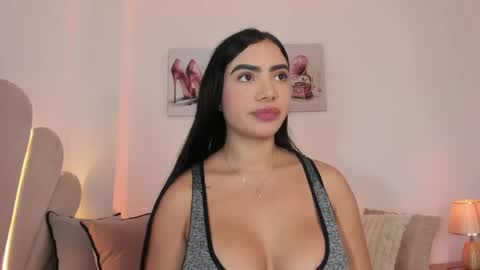 Snapshot of _luuciana_ chatting on 05/13/26, 03:59 _luuciana_ online show from 05/13/26, 03:59